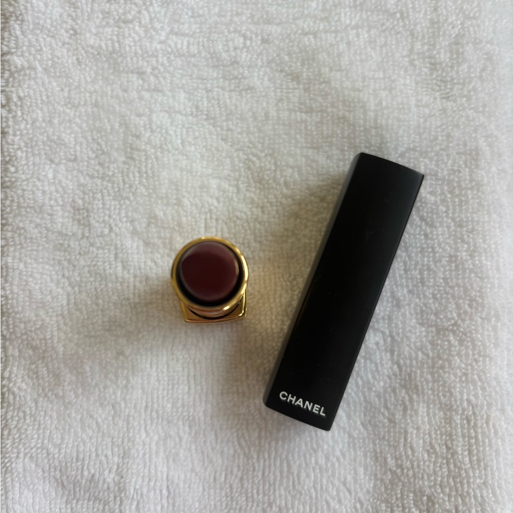 Chanel Rouge Allure Velvet #70 Unique DISCONTINUED